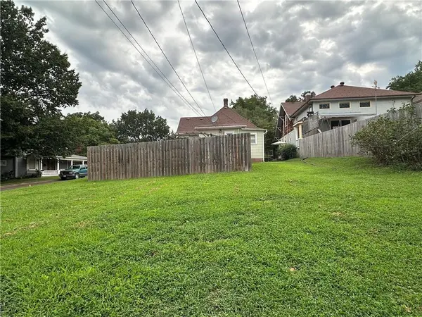 1601 Bloom ST, Lexington, MO 64067