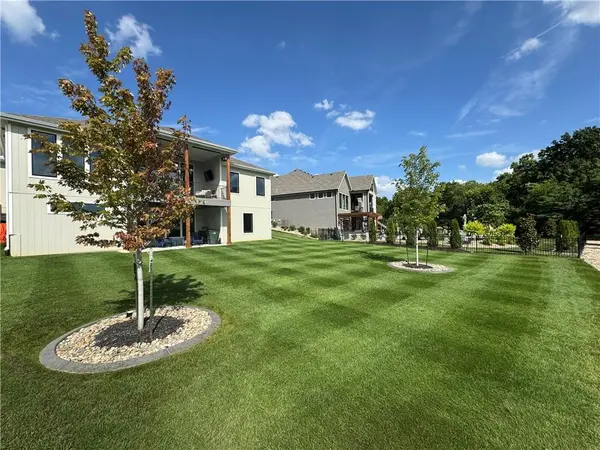 15597 W 168th PL, Olathe, KS 66062