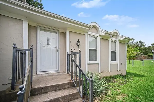 11901 E 54th TER, Kansas City, MO 64133