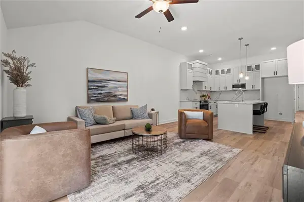 3933 NW 94th ST, Kansas City, MO 64154