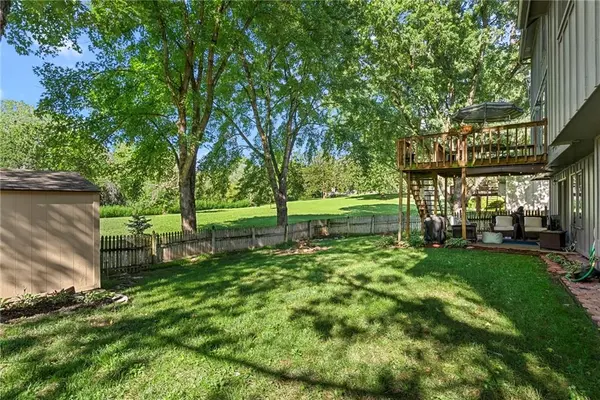 13608 W 68th ST, Shawnee, KS 66216
