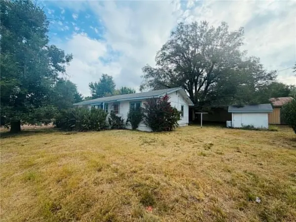 310 N 4th AVE, Columbus, KS 66725