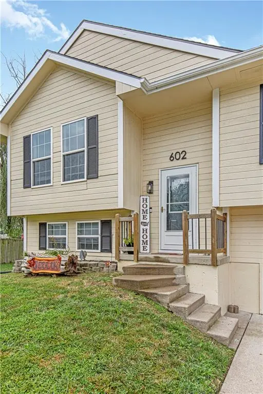 602 Woodson ST, Kearney, MO 64060