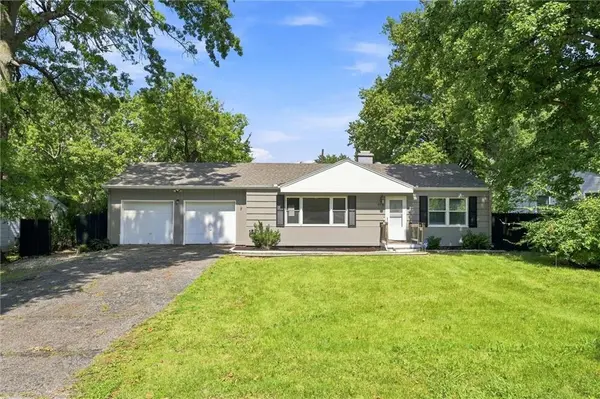 8810 E 71st TER, Raytown, MO 64133