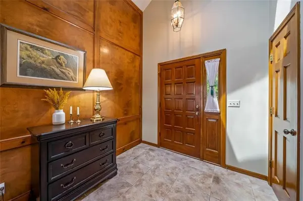 8303 W 121st ST, Overland Park, KS 66213