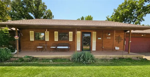 4214 Belmont CIR, St Joseph, MO 64506