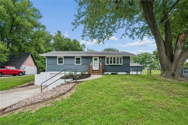 3741 N Brighton AVE, Kansas City, MO 64117