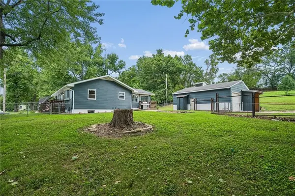 3741 N Brighton AVE, Kansas City, MO 64117