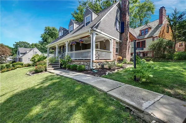 6811 Rockhill RD, Kansas City, MO 64131