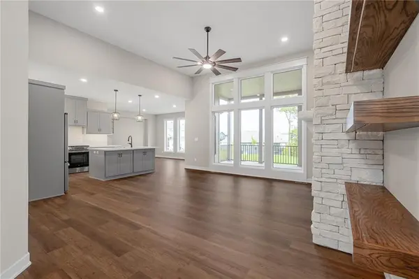 5782 NW Black Oak CT, Parkville, MO 64152