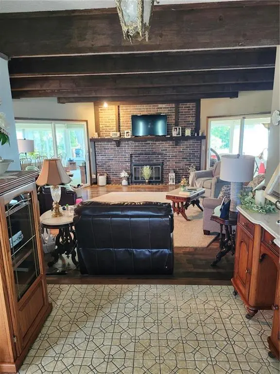 28200 S Grand River RD, Freeman, MO 64746