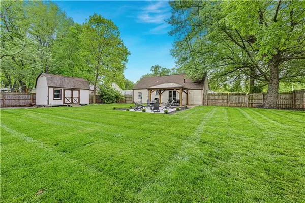 7501 Lowell AVE, Overland Park, KS 66204