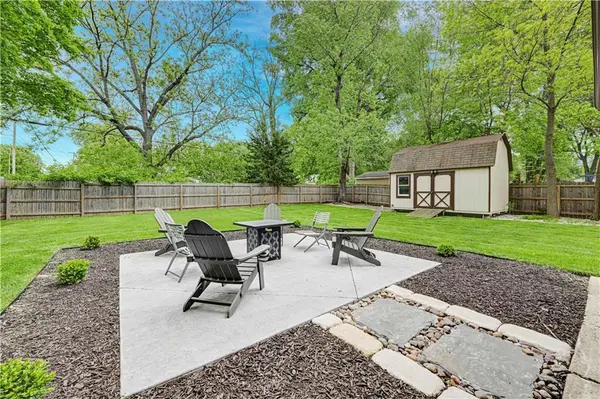 7501 Lowell AVE, Overland Park, KS 66204