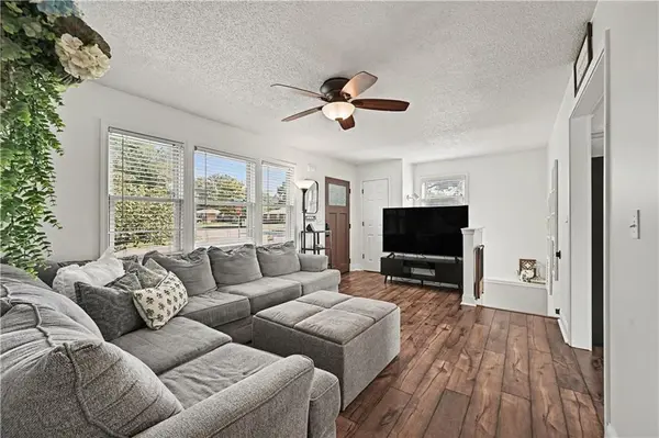 401 NW 71st ST, Kansas City, MO 64118