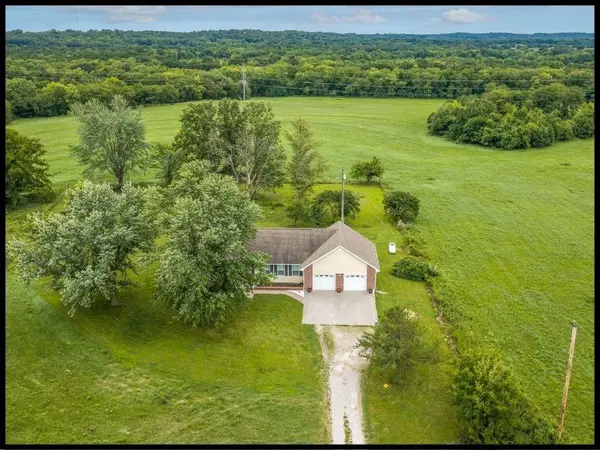 560 NE 115 RD, Knob Noster, MO 64093