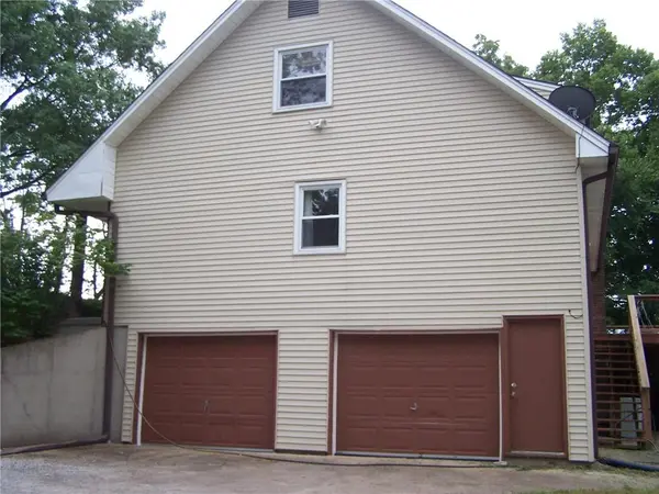 6820 S Hillside School RD, Oak Grove, MO 64075