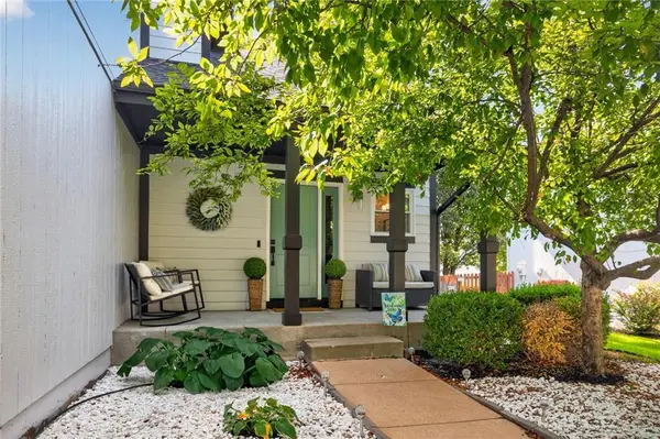 16122 S Stagecoach DR, Olathe, KS 66062