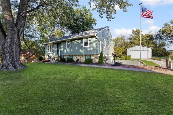 4933 N 123rd ST, Kansas City, KS 66109