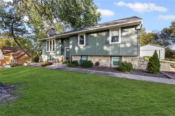 4933 N 123rd ST, Kansas City, KS 66109