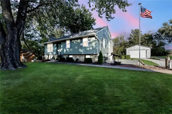 4933 N 123rd ST, Kansas City, KS 66109