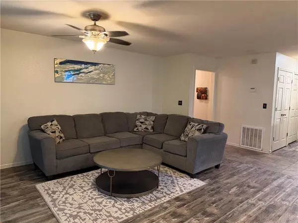 2928 Wayne AVE, Kansas City, MO 64109