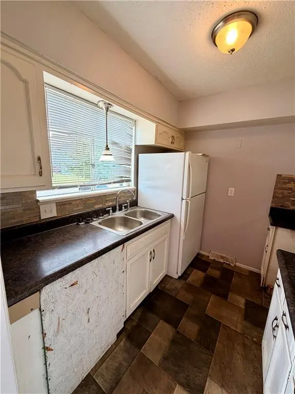 11511 Richmond AVE, Kansas City, MO 64134