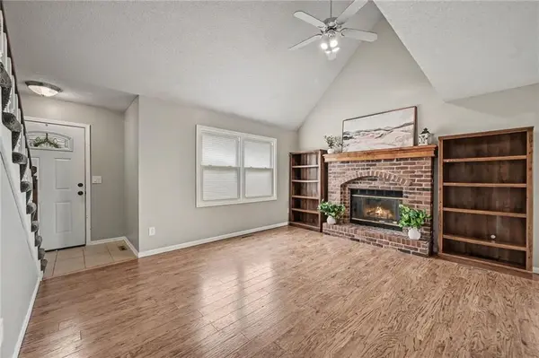 21600 W 178th TER, Olathe, KS 66062