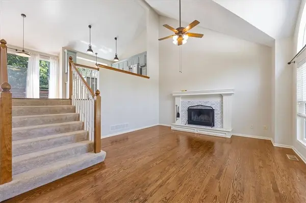 19999 W 219th TER, Spring Hill, KS 66083