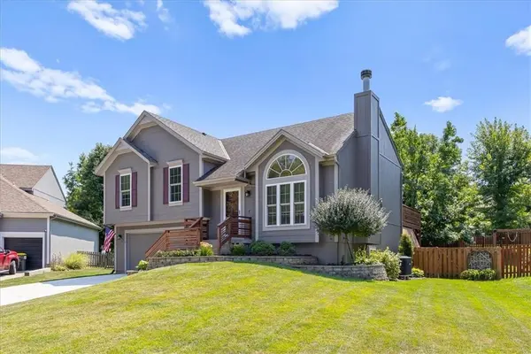 19999 W 219th TER, Spring Hill, KS 66083