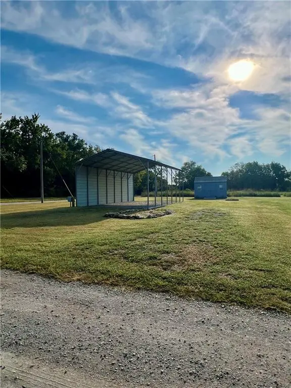 2 S Eagle LN, Mound City, KS 66056