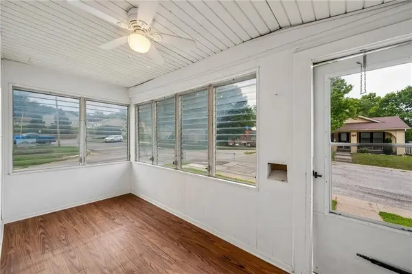 138 High ST, Liberty, MO 64068