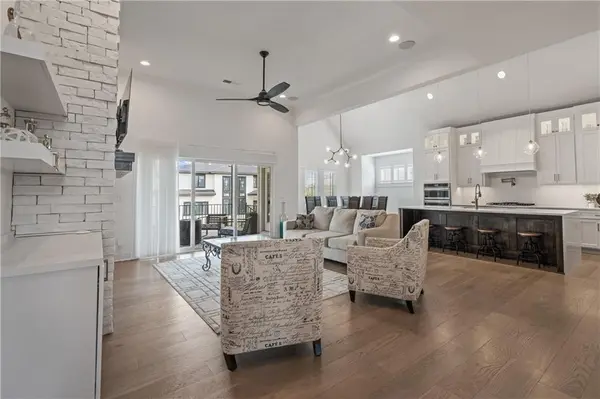 2428 W 177th ST, Overland Park, KS 66085