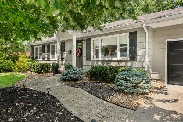 5508 W 71st ST, Prairie Village, KS 66208