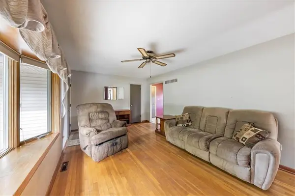 321 Kaw AVE, Garnett, KS 66032