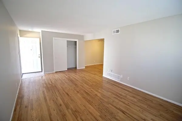 3330 Charlotte ST, Kansas City, MO 64109