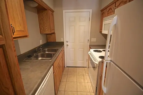 3330 Charlotte ST, Kansas City, MO 64109