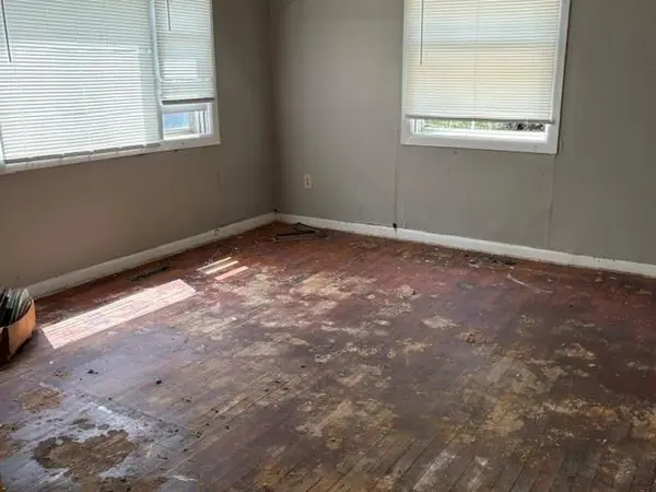 2423 Stevens AVE, Parsons, KS 67357