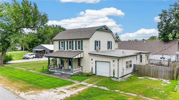 325 W Broadway ST, Peculiar, MO 64078
