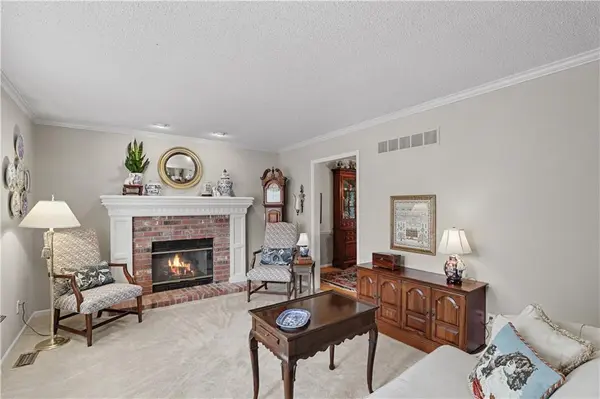 10011 N Highland TER, Kansas City, MO 64155