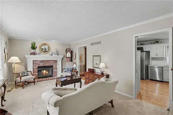 10011 N Highland TER, Kansas City, MO 64155