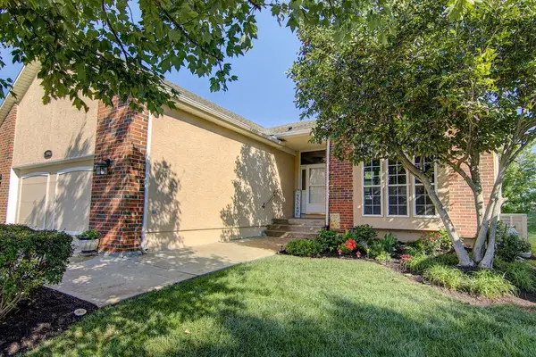21946 W 119th TER, Olathe, KS 66061