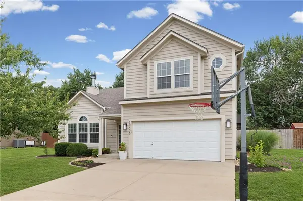 20456 W 220th TER, Spring Hill, KS 66083