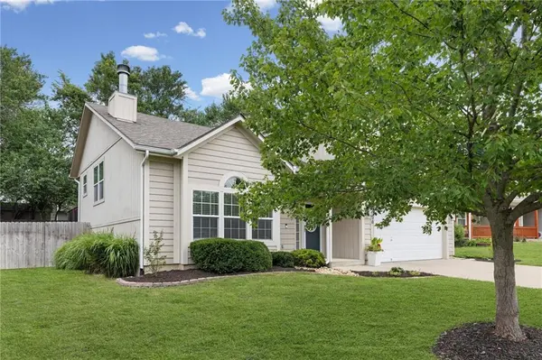 20456 W 220th TER, Spring Hill, KS 66083
