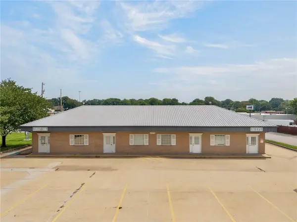 2601 S Hub DR, Independence, MO 64055