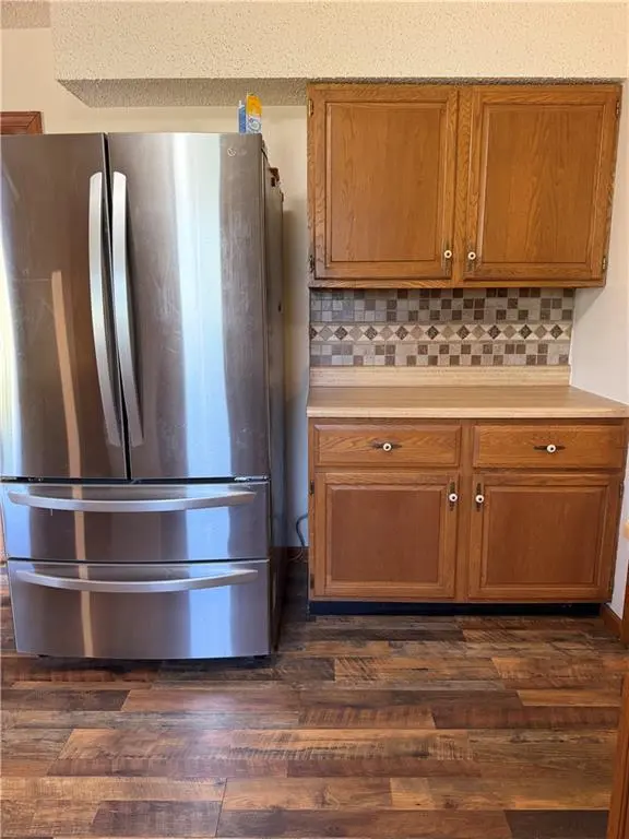 916 E 8th ST, Cherryvale, KS 67335