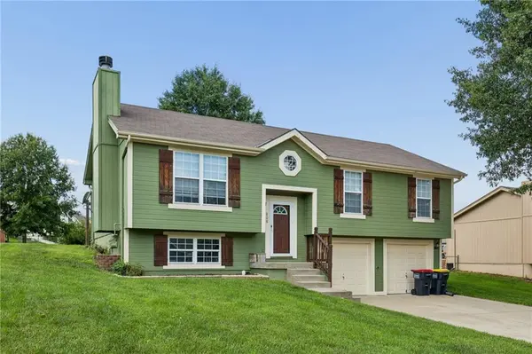 808 Pine Crest AVE, Kearney, MO 64060