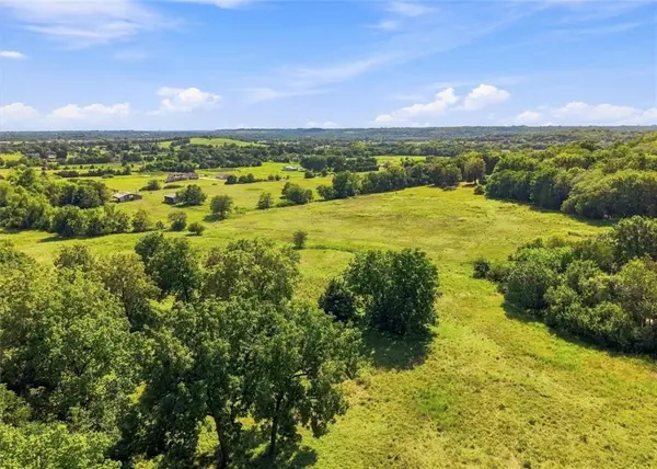 Lot 1 211th ST, Tonganoxie, KS 66086