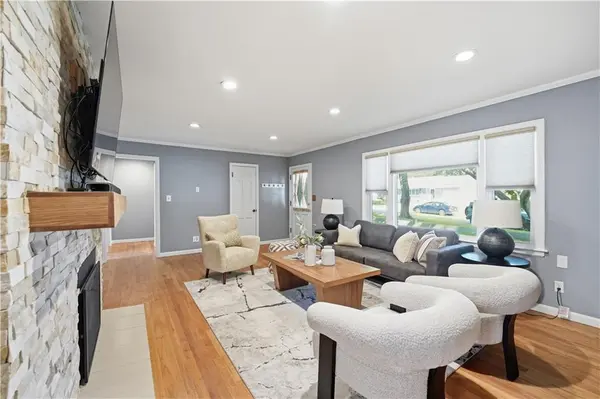 5509 W 70th TER, Prairie Village, KS 66208
