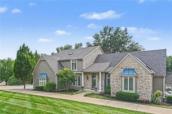 3901 W 121st TER, Leawood, KS 66209