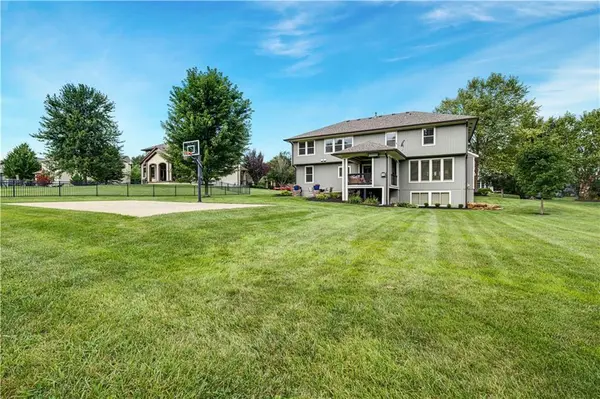 15209 King ST, Overland Park, KS 66221